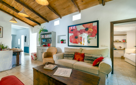 Open plan living/dining area